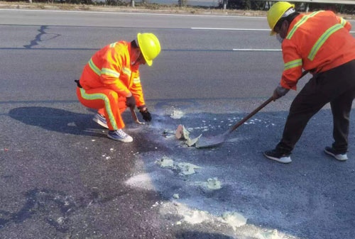 浦东公路下沉注浆加固